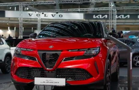 Sajam automobila iz ženskog ugla: Top 7 modela, na koje one ”padaju” (VIDEO)