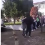 Heroj koji je spasao 21 osobu iz požara u Kočanima pušten iz bolnice: Jovan dobio aplauz (VIDEO)