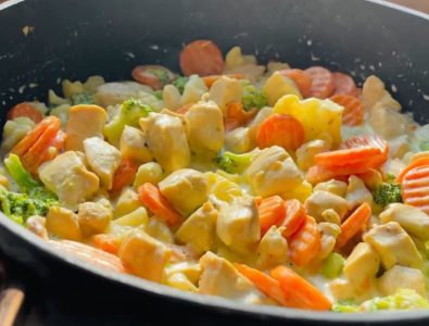 Kremasta piletina sa brokolijem i karfiolom: Zdrav i ukusan ručak za celu porodicu (RECEPT)