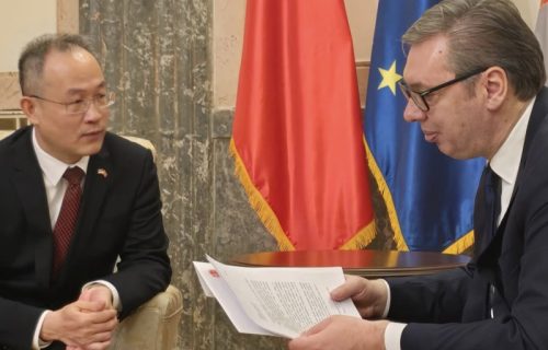 "Nastavljamo da jačamo naše veze u korist budućih generacija naših naroda": Predsednik se sastao sa  ambasadorom Kine (FOTO)