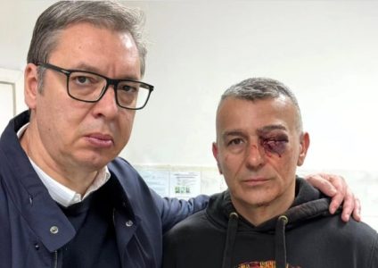 Vučić o povređenom policajcu ispred RTS-a: Dobio je tri ili četiri udarca od studenata