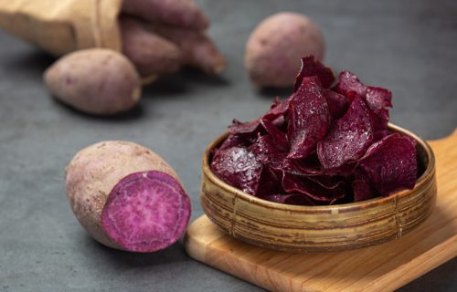 Za sve nas koji smo ludi za hrskavim čipsom: Zdrava verzija u kojoj se uživa bez griže savesti (RECEPT+FOTO)