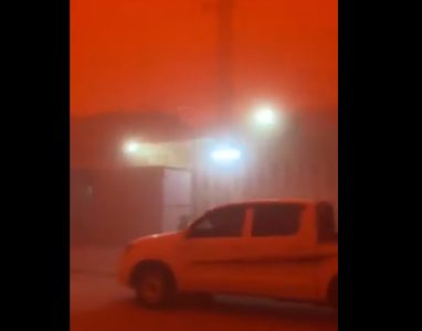 Nestvarni prizori: Peščana oluja paralisala život, ljudi se guše (VIDEO)