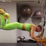 Pilates izazov “leteća veverica”: Zahteva ozbiljnu fizičku, ali i mentalnu snagu (VIDEO)