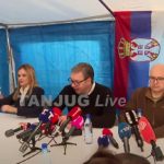 Vučić doneo uskršnja jaja studentima u Pionirskom parku, najavljeni novi skupovi (VIDEO)