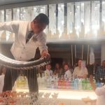 Ovo je bar ili cirkus?! Barmeni prave šou: Samo recite koliko hoćete koktela - ide bukvalno odmah (VIDEO)
