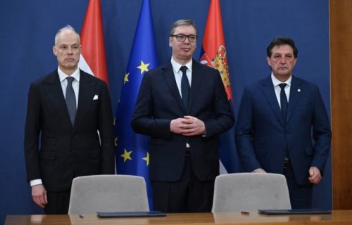 Vučić sa mađarskim ministrom odbrane: "Ovo je nastavak naše veoma značajne saradnje" (FOTO+VIDEO)