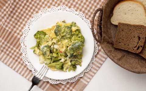 Brokoli se ne kuva, on se peče: Pomoću ovog recepta napokon otkrijte “magični ukus brokolija” (RECEPT)