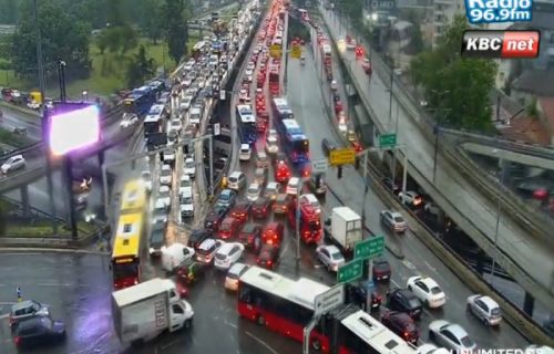 Gužve u Beogradu zbog snažnog nevremena: Saobraćaj u kolapsu (FOTO)