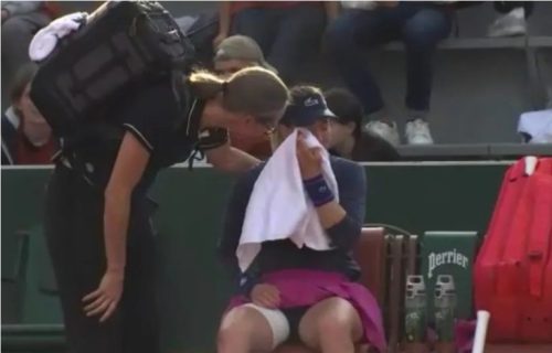 Nina Stojanović u suzama predala meč na Rolan Garosu