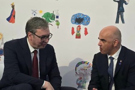 Vučić sa generalnim sekretarom Saveta Evrope u Tirani: “Zahvalan sam na spremnosti za nastavak dijaloga” (FOTO)