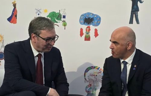 Vučić sa generalnim sekretarom Saveta Evrope u Tirani: "Zahvalan sam na spremnosti za nastavak dijaloga" (FOTO)