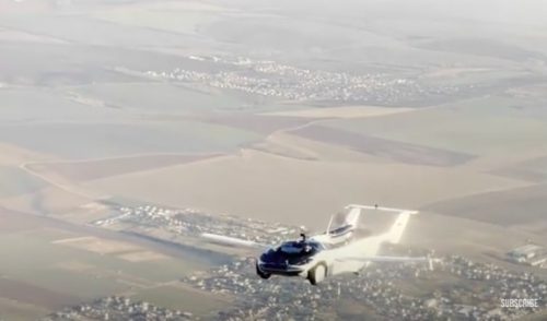 Uspešno testiran leteći automobil budućnosti: Može da pređe do hiljadu kilometara (VIDEO)