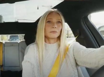 Gvinet Paltrou ponovo u centru pažnje, zbog svoje "mirisne" sveće: Šala koja je izazvala  lavinu kritika (VIDEO)