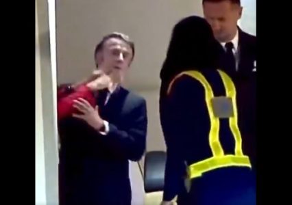“Da je njegova ruka, a njeno lice…” Stručnjak za govor tela otkriva da li se Brižit šalila sa Makronom