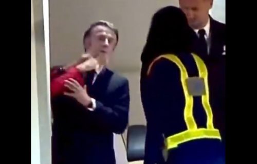 "Da je njegova ruka, a njeno lice..." Stručnjak za govor tela otkriva da li se Brižit šalila sa Makronom