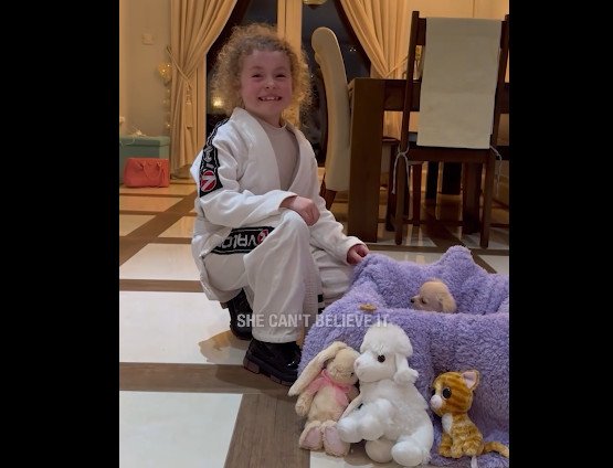 Sreći nikad kraja: Mama i tata su rešili da je iznenade, ovo nije očekivala (VIDEO)