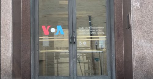 Svi zaposleni u Glasu Amerike dobijaju rešenja o otkazu?