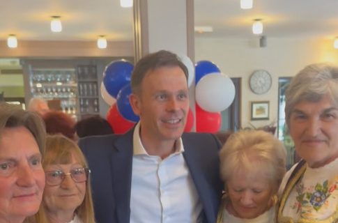Ministar Mali sa najstarijim građanima Kosjerića: Dosta je urađeno, ali moramo da radimo još više (VIDEO)