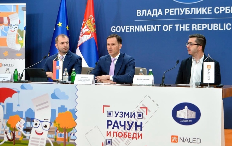 Ovo su svi čekali: Od danas građani mogu da unose fiskalne račune u aplikaciju “Uzmi račun i pobedi”