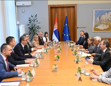 (UŽIVO) Vučić sa Koštom: Održana svečana ceremonija, počeo sastanak u Palati Srbija (VIDEO)