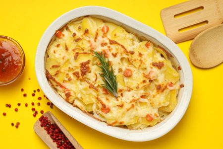 Musaka za nas koji ne volimo da jedemo meso: Sočna, savršeno ukusna, puna povrća (RECEPT)