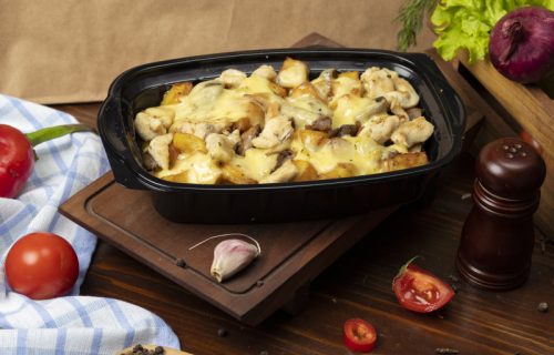 Belo meso sa šampinjonima: Jednostavno i veoma ukusno (RECEPT+VIDEO)