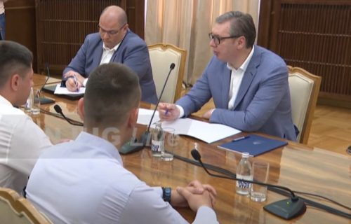 Predsednik Vučić sa studentima koji žele da uče: "Nemojte sebe da ugrožavate, to je moja molba" (VIDEO)