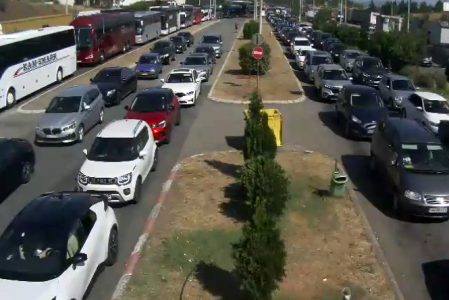 Grci koče srpski TAG: Naši turisti i dalje u kilometarskim kolonama na naplatnim rampama