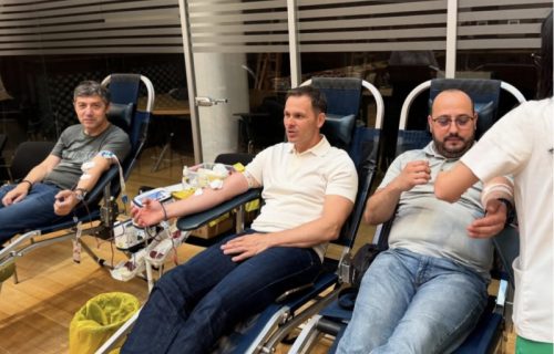 Zaposleni u Ministarstvu finansija dali krv: Mali pozvao građane da se pridruže armiji dobrovoljnih davalaca (FOTO)