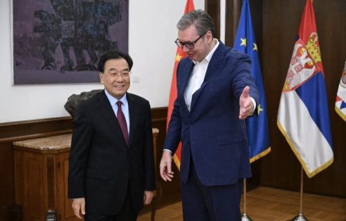 "Otvoreni smo za nove investicije i saradnju u različitim sektorima": Vučić se sastao sa Đijangsua Sin Čangsingom (FOTO)