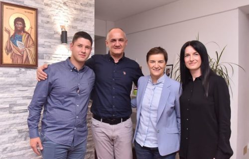 Ana Brnabić posetila Miloša Pavlovića i njegovu porodicu: "Osetila sam ljudsku potrebu..." (FOTO)