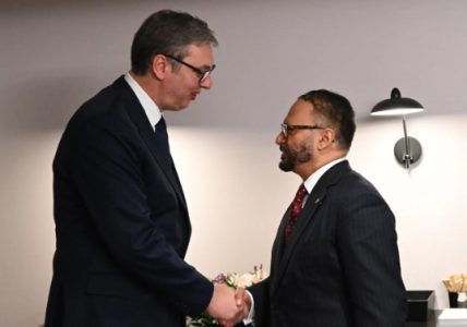 Predsednik Vučić sastao se i sa diplomatskim savetnikom predsednika UAE u Pragu (FOTO)