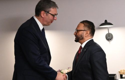 Predsednik Vučić sastao se i sa diplomatskim savetnikom predsednika UAE u Pragu (FOTO)