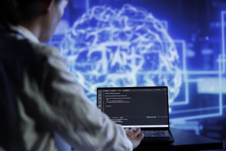 Veštačka inteligencija ponekad “halucinira”, odnosno izmišlja informacije: Vreme je za alarm!