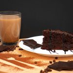 Najjednostavnija torta od dva sastojka: Ne peče se i sadrži povrće (RECEPT+VIDEO)