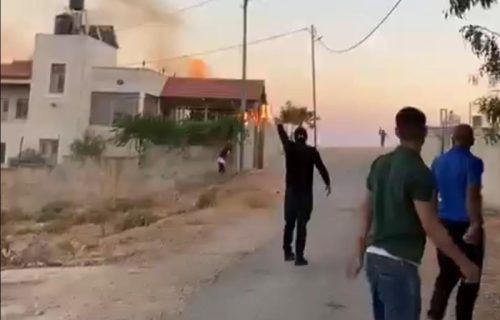 Stravični snimci sa Zapadne obale: Izraelski naseljenici ubijali ljude i palili kuće u palestinskom selu