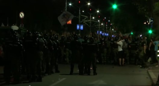 Učesnici protesta došli kod Pionirskog parka