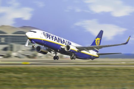 Čuo se snažan prasak: Drama na aerodromu u Grčkoj, avion iz Londona udario u barijeru (FOTO)