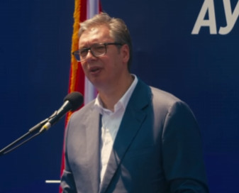 Vučić: "Slava pripada onima koji rade, koji se bore i čine dobro za svoj narod" (VIDEO)