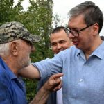Vučić obišao porodice koje su ostale bez domova i obećao pomoć: "Odmah moramo ljudima da damo novac"