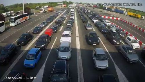 AMSS apeluje: Za vožnju nemojte da koristite najtopliji deo dana, pred nama je poslednji vikend u julu, očekuju se gužve