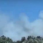 Besni požar na omiljenom grčkom ostrvu: Aktivirani avioni i helikopteri, stižu poruke upozorenja (VIDEO)