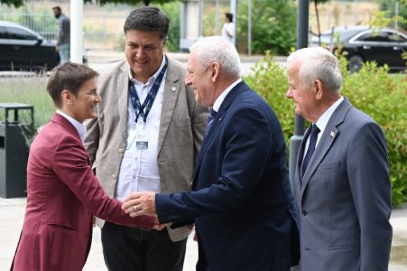 Ministar akademik Balint i predsednica Narodne skupštine Ana Brnabić obišli gradilište nove zgrade Naučno-tehnološkog parka Niš