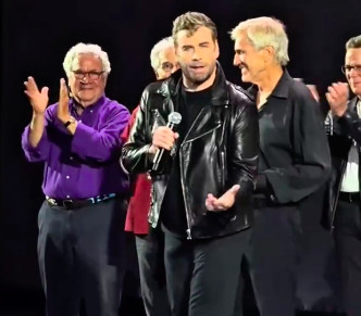 Džon Travolta iznenadio fanove: Ponovo u koži Denija Zuka, povodom 47 godina “Briljantina” (VIDEO)