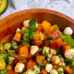 Letnja salata sa breskvom i avokadom: Probaj nešto drugačije (RECEPT+VIDEO)
