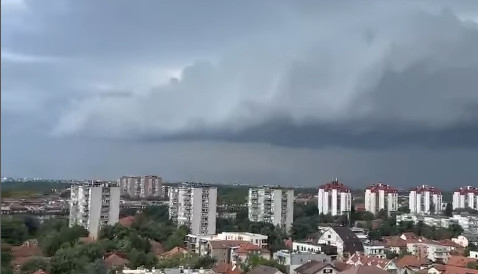 Superćelijska oluja udarila na Srbiju: Beograd u mraku, sve službe na terenu (VIDEO)