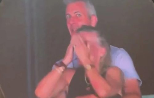 Posle snimka s ljubavnicom na koncertu grupe "Coldplay", izvršni direktor dao otkaz (VIDEO)
