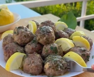 Ćufte sa limunom i vinom: Ukus Mediterana (RECEPT+VIDEO)