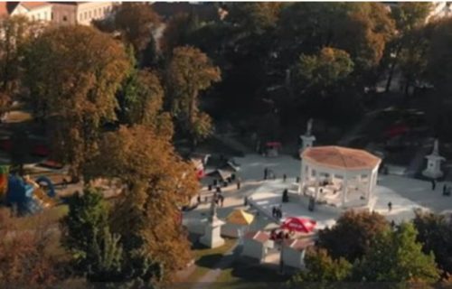 Kukasti krst na dečjem igralištu u Bjelovaru (FOTO)